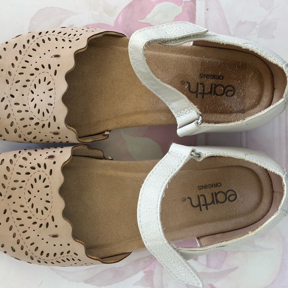 Earth Origins Women's Tan and Cream Perforated Flats